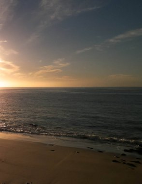 Playa Blanca plajından okyanus manzarası, Lanzarote Adası, Kanarya takımadaları. Doğanın güzelliği.