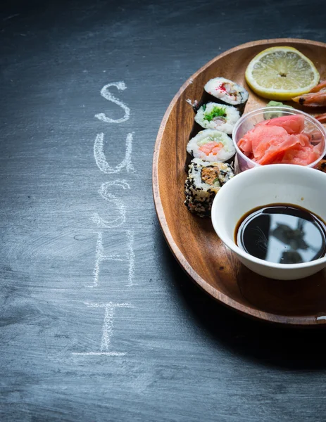 Sushi Sabroso Plato Sobre Fondo Acercan — Foto de Stock