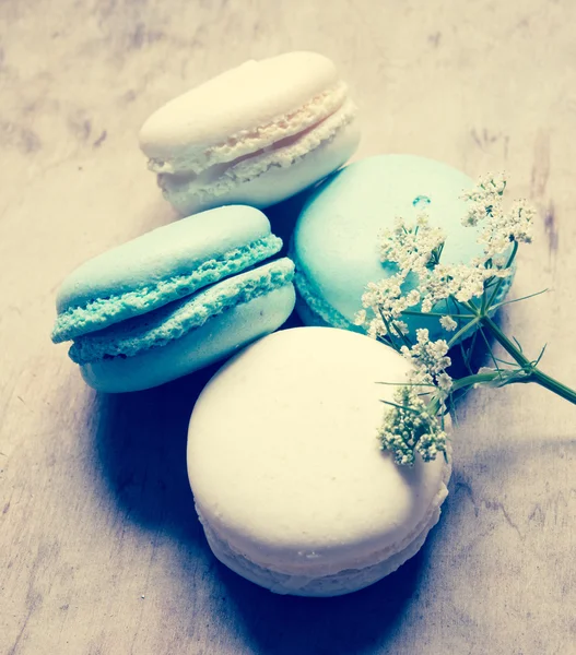 Macarons Colorés Français Sur Fond Gros Plan — Photo