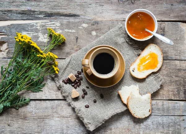 Cup Coffee Flowers Table — Stock Photo, Image