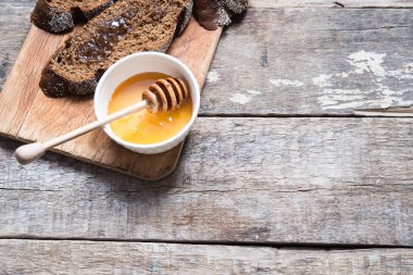 Ekmek ve arka plan, yakın çekim bal