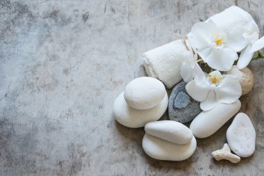Orkide ve taş ile spa