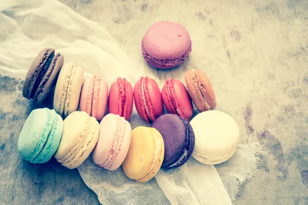 Macaroons coloridos / foto tonificada — Fotografia de Stock