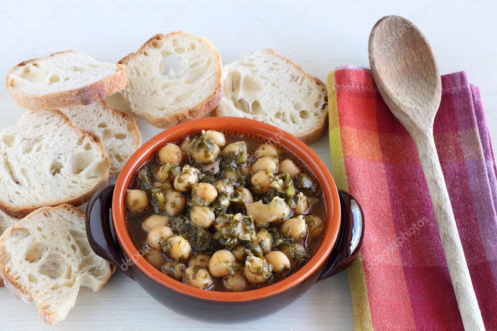 Zimino - Chickpeas soup with bread slices