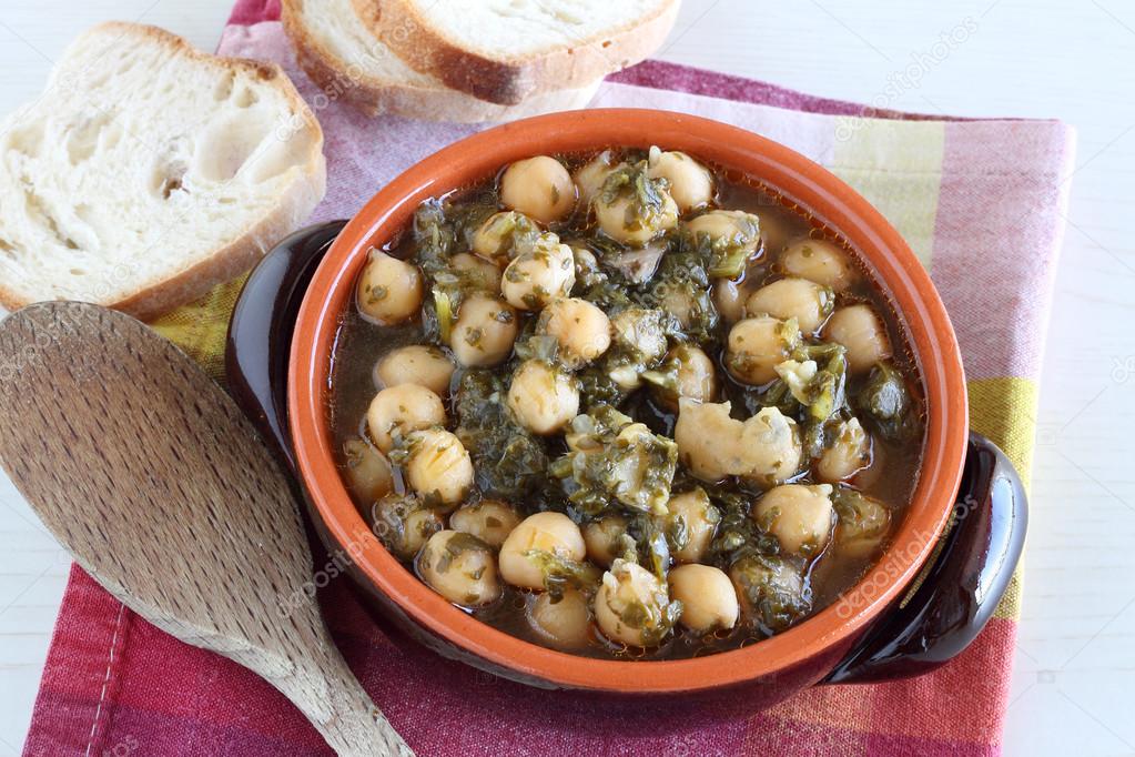 Zimino - Chickpeas soup with bread slices