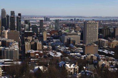 şehir merkezindeki modern şehir. Seyahat, şehir manzarası