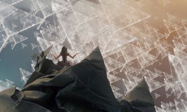 İnsan silueti ve üçgenleriyle soyut arkaplan