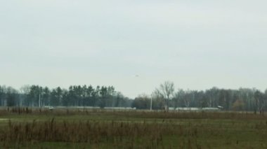 Uçağın iniş askeri