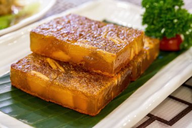 Kanton sabah çayı Dim Sum, kızarmış at nalı keki.