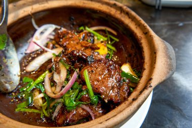 Lezzetli klasik Çin mutfağı, sığır eti jölesi.