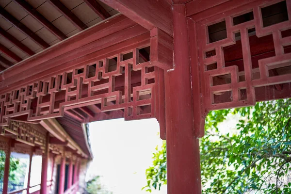 Antik Çin Retro Binalarının Ahşap Gezinti Alanı — Stok fotoğraf