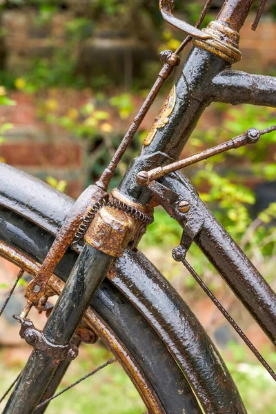 Primer Plano Parcial General Una Vieja Bicicleta Oxidada — Foto de Stock