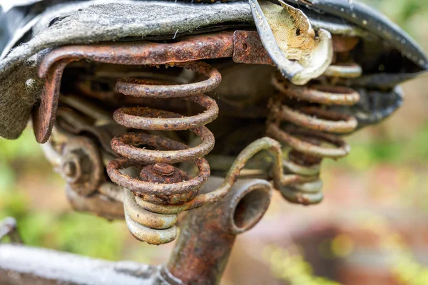 古い錆びた自転車の全体的な部分的な閉鎖 — ストック写真