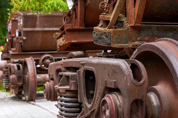 放棄された鉄道古い鉱山車の閉鎖 — ストック写真