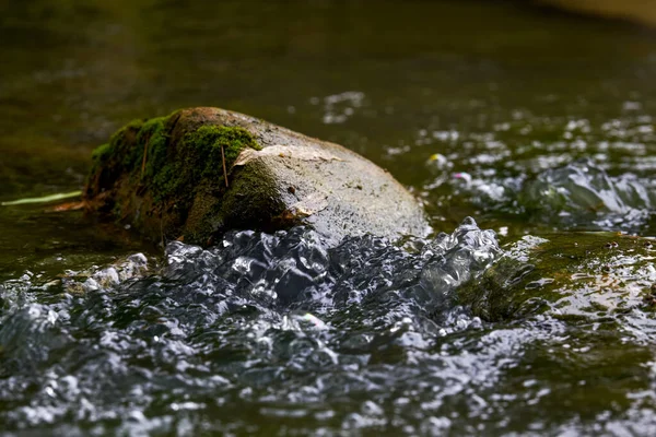 Agua Golpeó Piedra — Foto de Stock