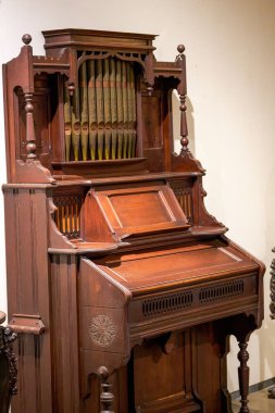 Retro mini pipe organ close-up