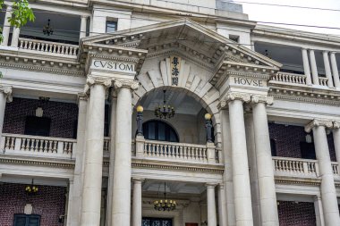 Shamian, Guangzhou, Çin 'deki eski gümrük binası. Tercümesi: Guangdong Gümrüğü