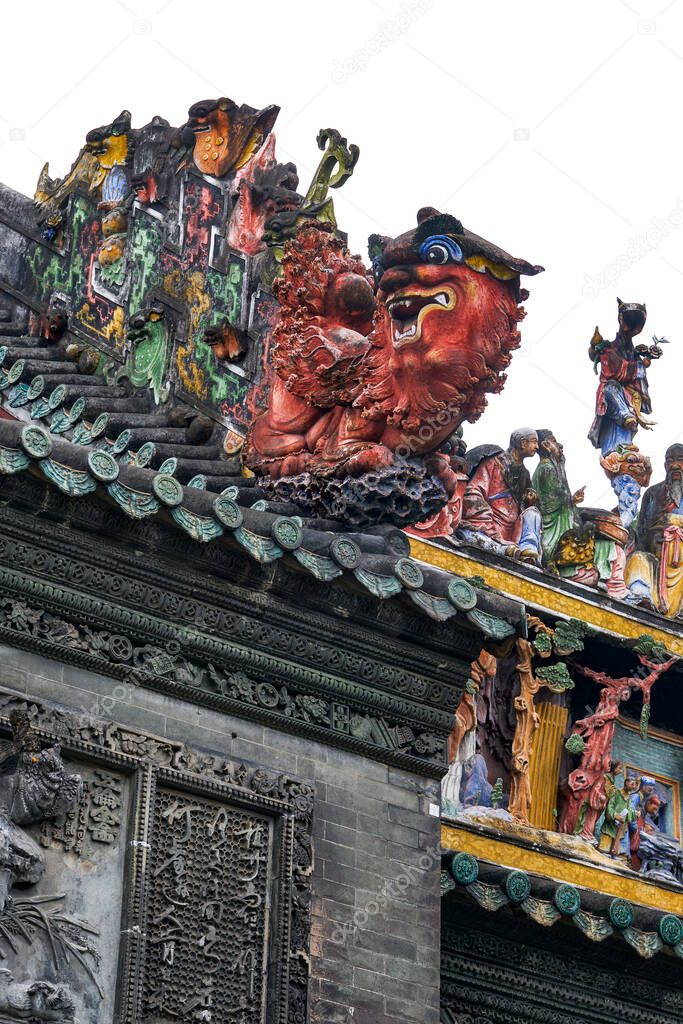 Guangzhou Chen Clan Ancestral House, the exquisitely carved Lingnan style building roof