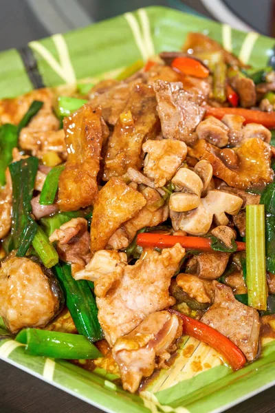 Ein Köstliches Chinesisches Gericht Mit Gebratenem Schweinefleisch Und Schweinefleisch — Stockfoto