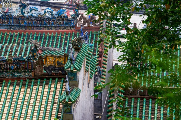 Eski Çin Lingnan Tarzı Binaların Renkli Çatıları — Stok fotoğraf