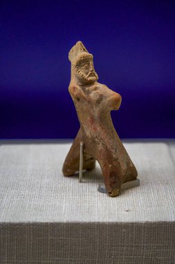 Antik Suriye uygarlığının Terracotta heykelleri müzede sergilenmektedir.
