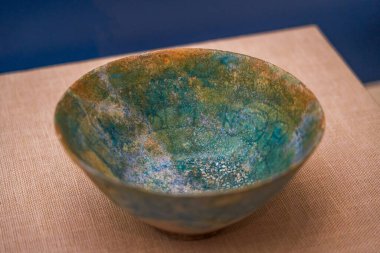 Eski Suriye medeniyetinden çömlek konteynerleri müzede sergileniyordu.