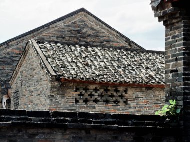 Güney Çin 'deki antik köylerin karo evlerinin yakın çekimi.