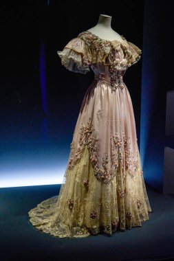 Enfes Batı klasik aristokrat giyim seti