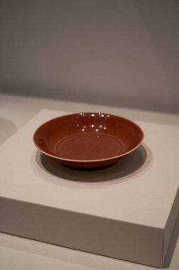 Hong Kong 'daki Saray Müzesi' nde sergilenen nefis porselenler..