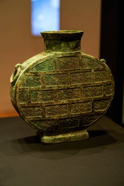 Hong Kong 'daki Ulusal Saray Müzesi' nde bronz eserler sergileniyor.