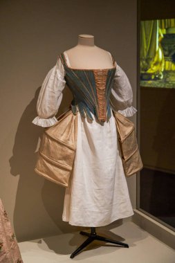 Enfes Batı klasik aristokrat giyim seti