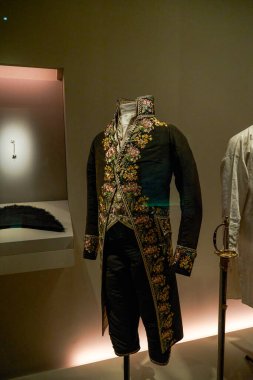 Enfes Batı klasik aristokrat giyim seti