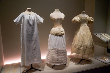 Enfes Batı klasik aristokrat giyim seti