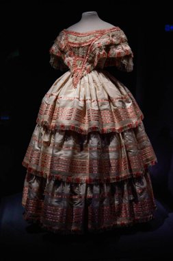 Enfes Batı klasik aristokrat giyim seti