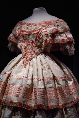 Enfes Batı klasik aristokrat giyim seti