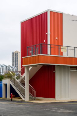 Renkli konteynır demir perade yapı taşları