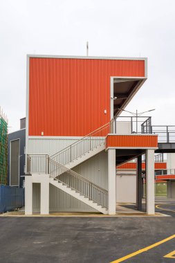 Renkli konteynır demir perade yapı taşları