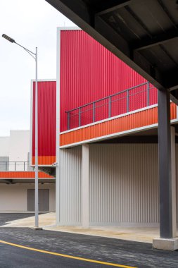 Renkli konteynır demir perade yapı taşları