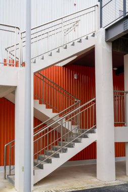 Renkli konteynır demir perade yapı taşları