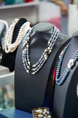 Görüntü: Güzel ve Zarif Siyah İnci Kolye Mücevherleri