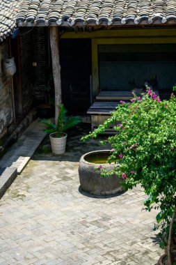 Güney Çin 'in kırsal kesimlerinde 1 Antik tuğla ve fayans kompleksi