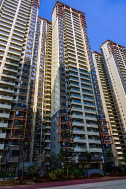 1 Çin 'de yeni inşa edilmiş yüksek katlı bir bina.