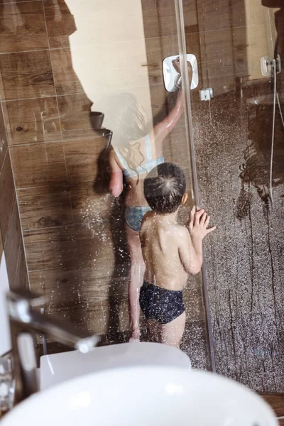 Irmãozinho Irmã Divertindo Tomando Banho — Fotografia de Stock