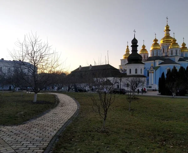 Вид Золотые Купола Собора Лучах Заката — стоковое фото