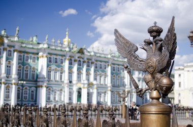 Monarşi sembolü asa ve güç