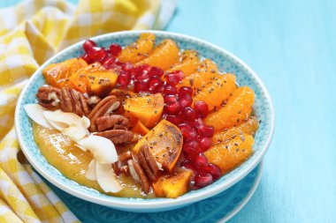 Sonbahar güler yüzlü bir kase