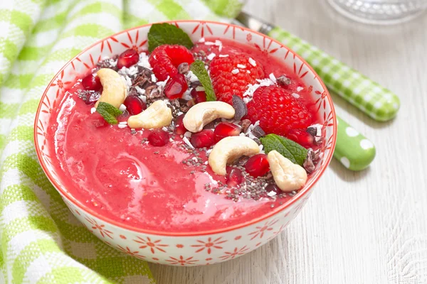 Raspberry smoothie bowl — Stock Photo, Image