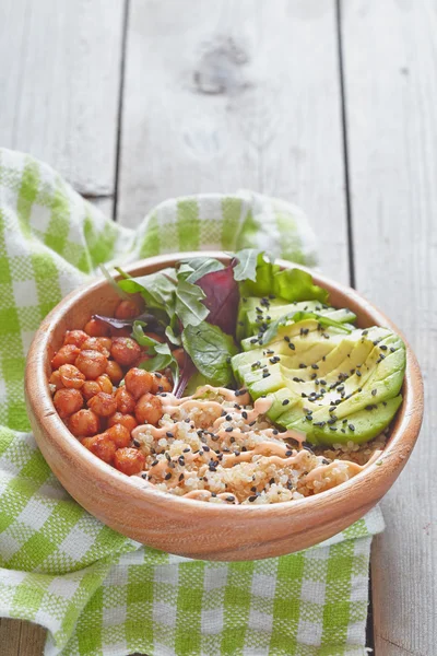 Cuenco de quinua para un desayuno saludable — Foto de Stock