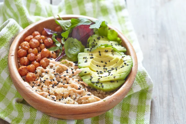 Quinoa skål för hälsosam frukost — Stockfoto