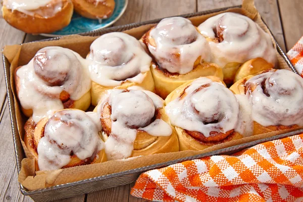 Fresh Sweet Homemade Cinnamon Rolls — Stock Photo, Image